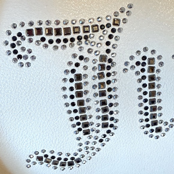 Juicy Couture NWT Cream Shoulder Tote & Black Heart Wristlet & Hair Clips (P192) - Picture 4 of 14